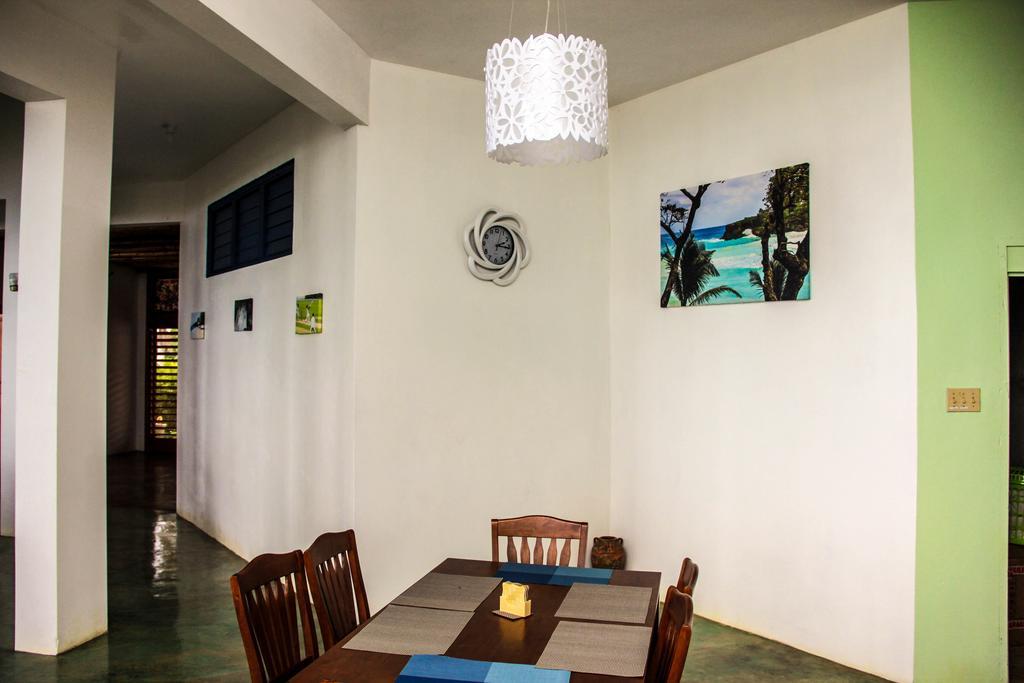 Sunshine Lodge: Your Home Away From Home Montego Bay Ngoại thất bức ảnh