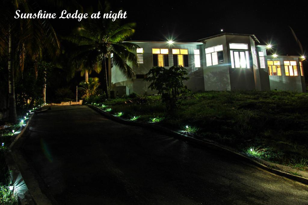 Sunshine Lodge: Your Home Away From Home Montego Bay Ngoại thất bức ảnh