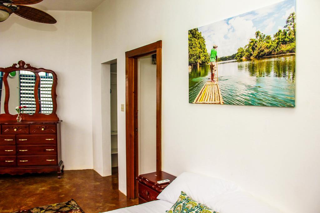 Sunshine Lodge: Your Home Away From Home Montego Bay Ngoại thất bức ảnh