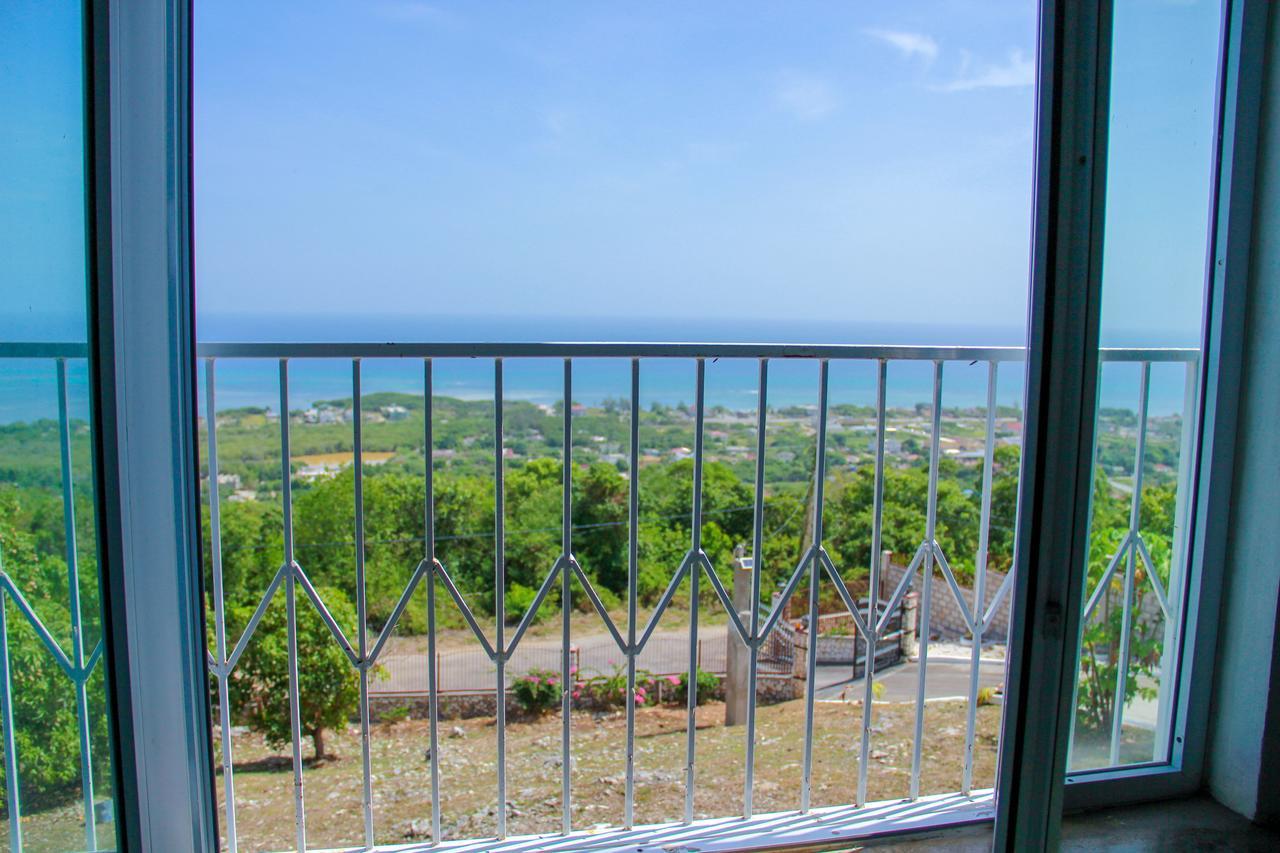 Sunshine Lodge: Your Home Away From Home Montego Bay Ngoại thất bức ảnh