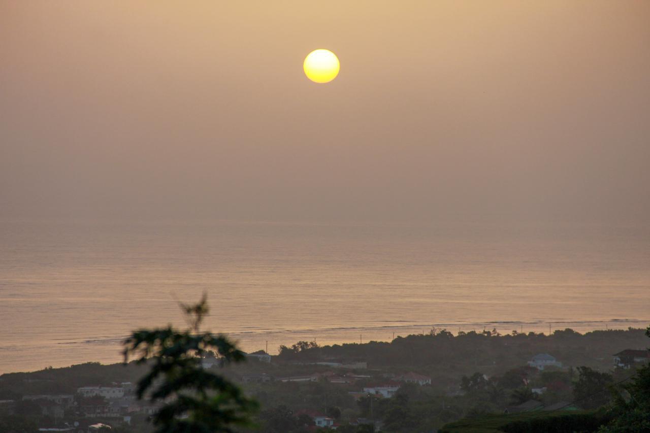 Sunshine Lodge: Your Home Away From Home Montego Bay Ngoại thất bức ảnh