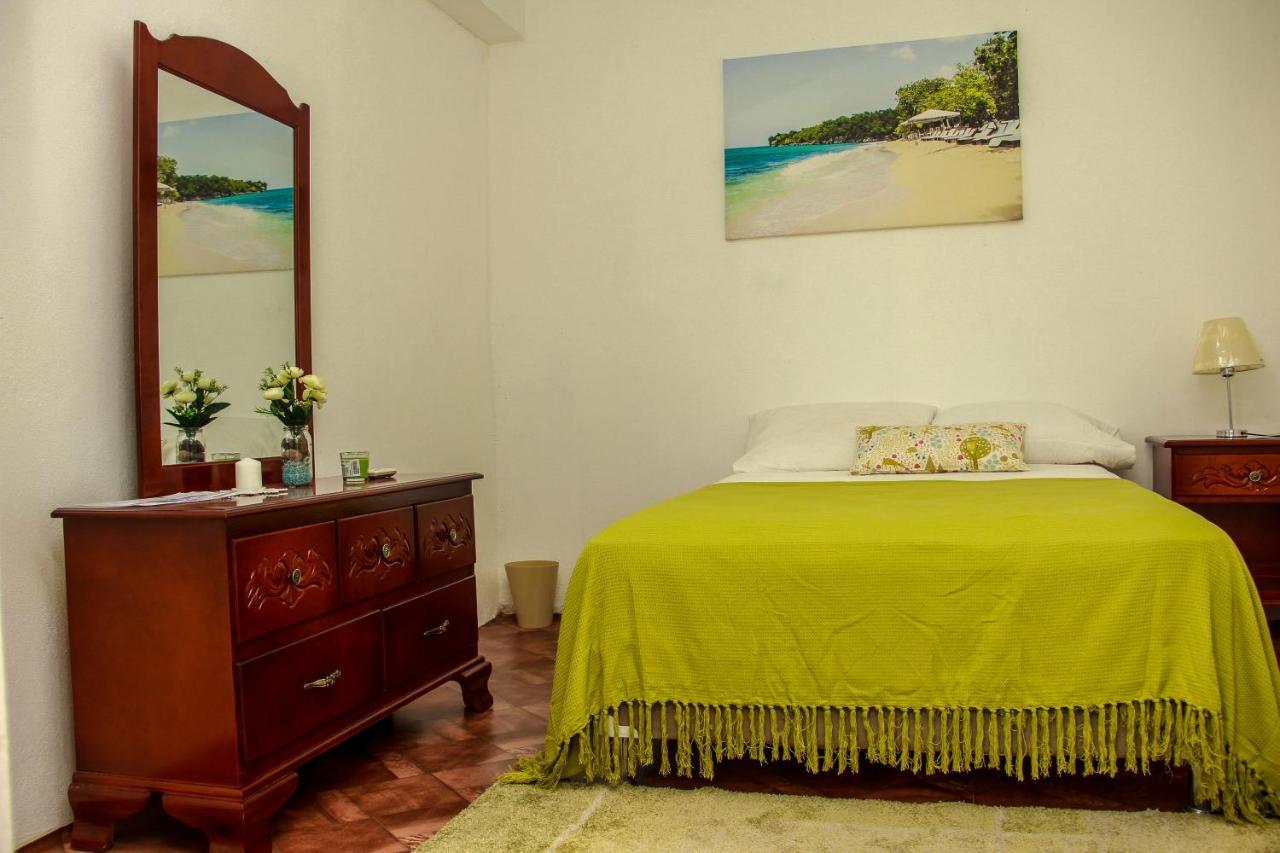 Sunshine Lodge: Your Home Away From Home Montego Bay Ngoại thất bức ảnh