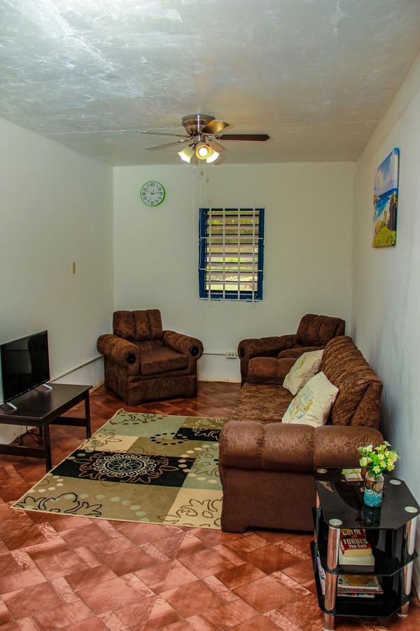 Sunshine Lodge: Your Home Away From Home Montego Bay Ngoại thất bức ảnh