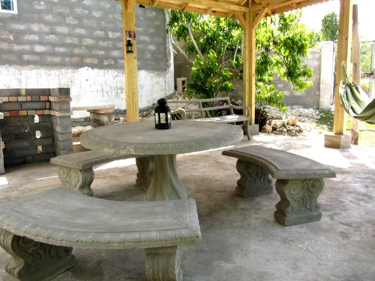 Sunshine Lodge: Your Home Away From Home Montego Bay Ngoại thất bức ảnh